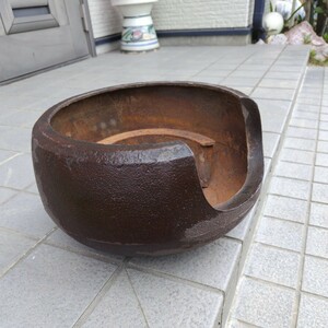 茶道具　風炉　鋳物製　レトロ　(中古) お茶の道具