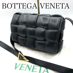 極美品　BOTTEGA VENETA ボッテガヴェネタ　イントレチャート　パデッド　カセット　ショルダーバッグ ブラック　レザー　保存袋付き