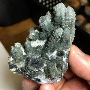 内蒙古産緑水晶クラスター・73g（中国産鉱物標本）