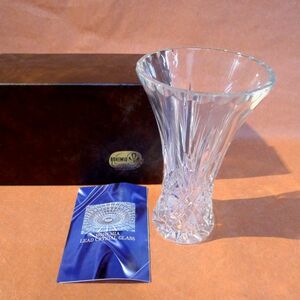 i148 BOHEMIA GLASS 花瓶 花器 フラワーベース 花入 箱付き サイズ:口径約12cm 高さ約20.5cm/80