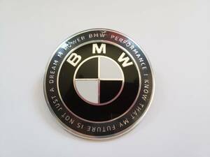 【綺麗！】82mm 2穴 BMW 黒/白 50Th アニバーサリー エンブレム F07 F10 F11 F12 F13 F06 E81 E87 E85 E86 E63 E64 ボンネット リア