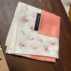 BURBERRY■花柄ピンク大判ハンカチ■新品保管品♪