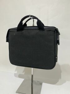 【人気】im product /イッセイ　ミヤケ　カバン　ハンド　バッグ　程よい　大きさ　黒　H179