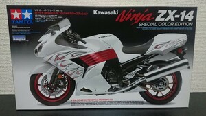 タミヤ 1/12 カワサキ Ninja ZX-14 スペシャルカラーエディション カルトグラフ