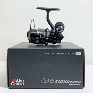 ★★ Abu Garcia アブガルシア スピニングリール　 REVO MGXTREME 2000SH 目立った傷や汚れなし