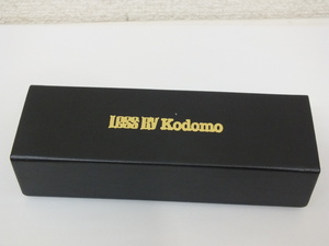 Less BV Kodomo マグネット式メガネケース