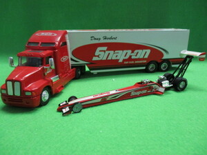 【在庫１点のみ】 スナップオン Snap on グッズ DOUG HERBERT RACING CHAMPIONS トラック トレーラー ミニカー 1/64 展示品 未使用