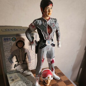 アンヌ隊員　ウルトラ警備隊　ウルトラセブン　ビリケン商会27cm　リペイント&改造ダメージバージョン