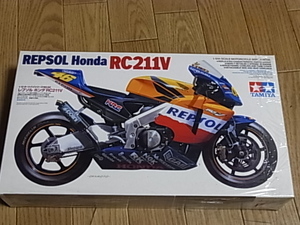 倉庫整理、タミヤ1/12 レプソル ホンダ RC211V 未開封品、売り切り