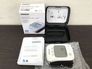 0304-104T⑨5947 血圧計 OMRON オムロン HEM-6231T2-JE 手首式 サイレント測定 スマホでデータ管理 未使用 説明書 箱有り