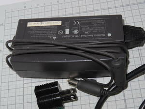 Apple製 Macintosh PowerBook 45W AC Adapter M4896