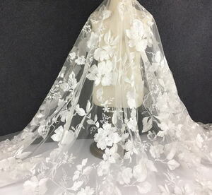 A009チュール ベール ドレスの生地 ホワイト 刺繍レース生地 幅130cm 長さ90cm 