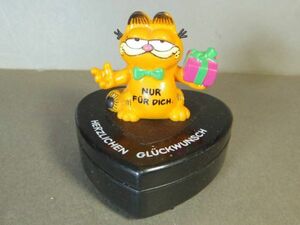 Garfield ガーフィールド PVCフィギュア付きハート型ケース プレゼント BULLYLAND