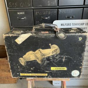 ヴィンテージ トランクケース 革鞄　ビンテージ スーツケース 黒　レトロ　アンティーク インダストリアル　店舗什器　蚤の市　ブラック