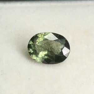 【希少鉱石】 1.85Ct 天然 ルドウィジャイトインペリドット 大粒 ルース オーバルカット パキスタン スワート産 ルチルペリドット