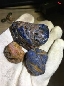 P46 Sapphire 鉱物 ルース 原石 鋼玉 (607.25ct)