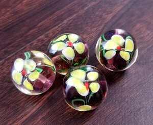 花柄ガラスビーズ　4粒　アクセサリーパーツ　とんぼ玉