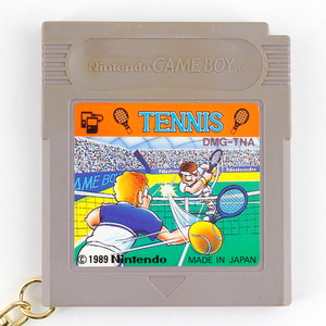 ジャンク ゲームソフト キーホルダー 「TENNIS」 カセットサイズ：縦6.5×横5.8×厚さ0.8cm プラスチック製 リング