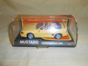 DIE-CAST　1:43　MUSTANG　G.T.CONVERTIBLE（1994）