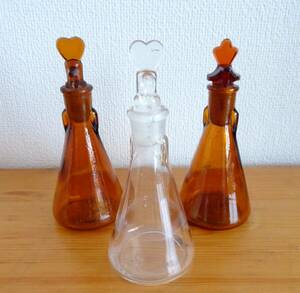 レトロ ガラス薬瓶 滴瓶 3本セット 飴色 ハート・冠型栓　