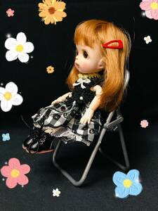 オビツ１１ フィギュア 人形 カスタムドール 折りたたみ パイプ椅子 ブラック b210421-1