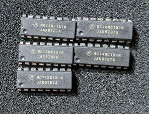 IC Motorola MC74HC151N 5個セット