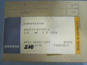 KONDENSATOR B2511-D1105-J 1.0 MF5% 100V *約200個
