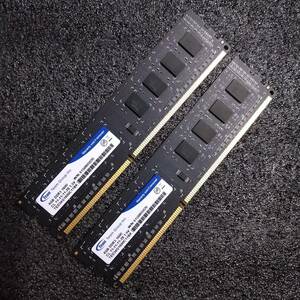 【中古】DDR3メモリ 8GB[4GB2枚組] Team TED34G1600C11BK [DDR3-1600 PC3-12800]