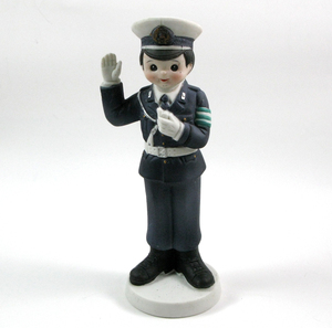 昭和レトロ/交通課 警察官 おまわりさん 陶器人形 フィギュア 置物 オブジェ 当時物