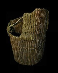 インドネシア・パプア州中央高地ラニ族の戦闘用ロタン編み防矢服