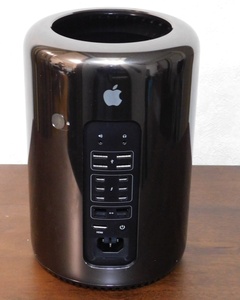 Apple Mac Pro (Late 2013) 2.7GHz 12コア/24スレッド メモリ：64GB搭載 SSD：1TB（960GB）