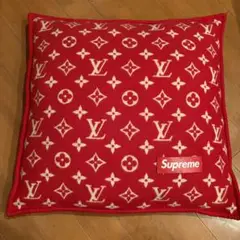 LOUIS VUITTON × Supreme クッション