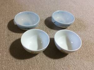 サンリオ　ハローキティ　陶器　　茶碗　2個　　蓋付保存容器　2個　　4点セット