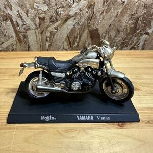 YAMAHA ヤマハ V max maisto 1/18？ バイク オートバイ 模型 コレクション インテリア オブジェ 中古品