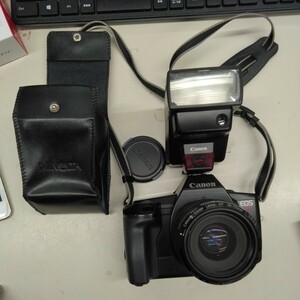 K330【アンティーク】Canon　キャノン　EOS 620 レンズ＋スピードライト