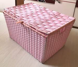 可愛い♪ 昭和レトロ ピンク 衣装ケース ビニール製 編み籠 バスケット 収納 ボックス かご クローゼット 押し入れ レトロ