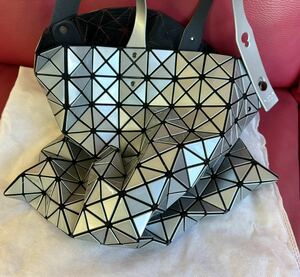 ◆新品同様 BAO BAO ISSEY MIYAKE バオバオイッセイミヤケ プリズム トートバッグ ショルダーバッグ シルバー