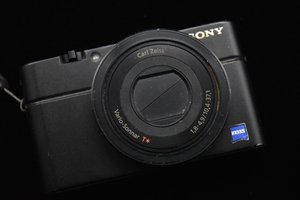 【美品・液晶キレイ】ソニー SONY サイバーショット DSC-RX100【おまけつき】