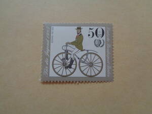 ドイツ（東ドイツ・ベルリン）切手　1985年　歴史的な自転車と国際児童年 のシンボル　ブッシングホイール (1868)　50+20