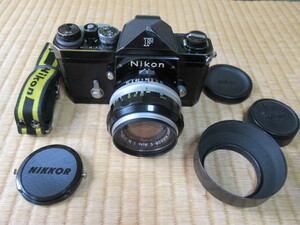 ■美品 OH済 1970年製710番台！初期型 Nikon F ブラック 方眼マットスクリーン付 NIKKOR-S Auto 1:1.4 f=50mm