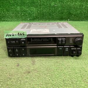 AV3-465 激安 カーステレオ MITSUBISHI MR141230 67298315C カセット テープデッキ 通電未確認 ジャンク