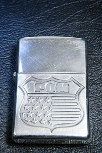 美品ZIPPO★《 P O M 》警察？バッチ柄　エッチング　6966-580-20