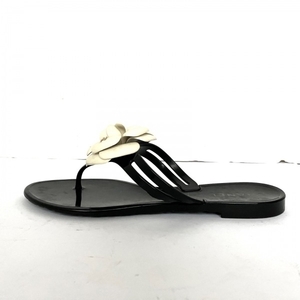 シャネル CHANEL サンダル 37 G26012 - ラバー 黒×白 レディース カメリア 靴