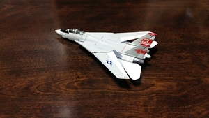 エフトイズ 1/144 F-14 VF-1 トムキャット ウルフパック