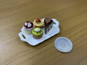 ミニチュア☆ドールハウス　角皿とケーキ4個セット