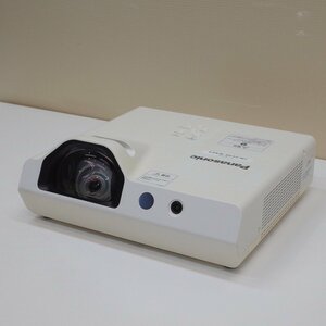 パナソニック Panasonic PT-TW343RJ プロジェクター ホワイト 3300lm 近接80cm 映像 映写機 投影機 OA機器 KK12085 中古オフィス家電