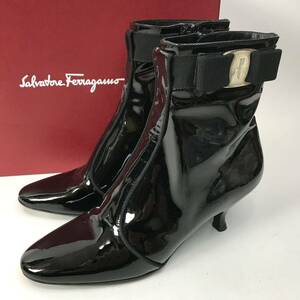 h307 未使用 Salvatore Ferragamo サルヴァトーレフェラガモ エナメル ショートブーツ パテント レザー ヴァラリボン ブラック 6 正規品