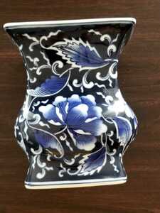 花瓶　中国陶器　染付　花模様