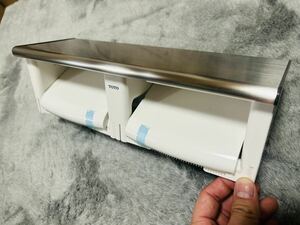 トイレットペーパーホルダー　トイレットペーパー　トイレ　TOTO 棚付二連紙巻器　コンビニ　店舗用品 飲食店 業務用 家庭用　便所　