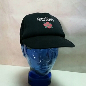 【Four Roses】ヴィンテージ 物 帽子★フォアローゼス キャップ バーボン★バドワイザー ハイネケン ギネス ミラー ビール 酒 好きに！